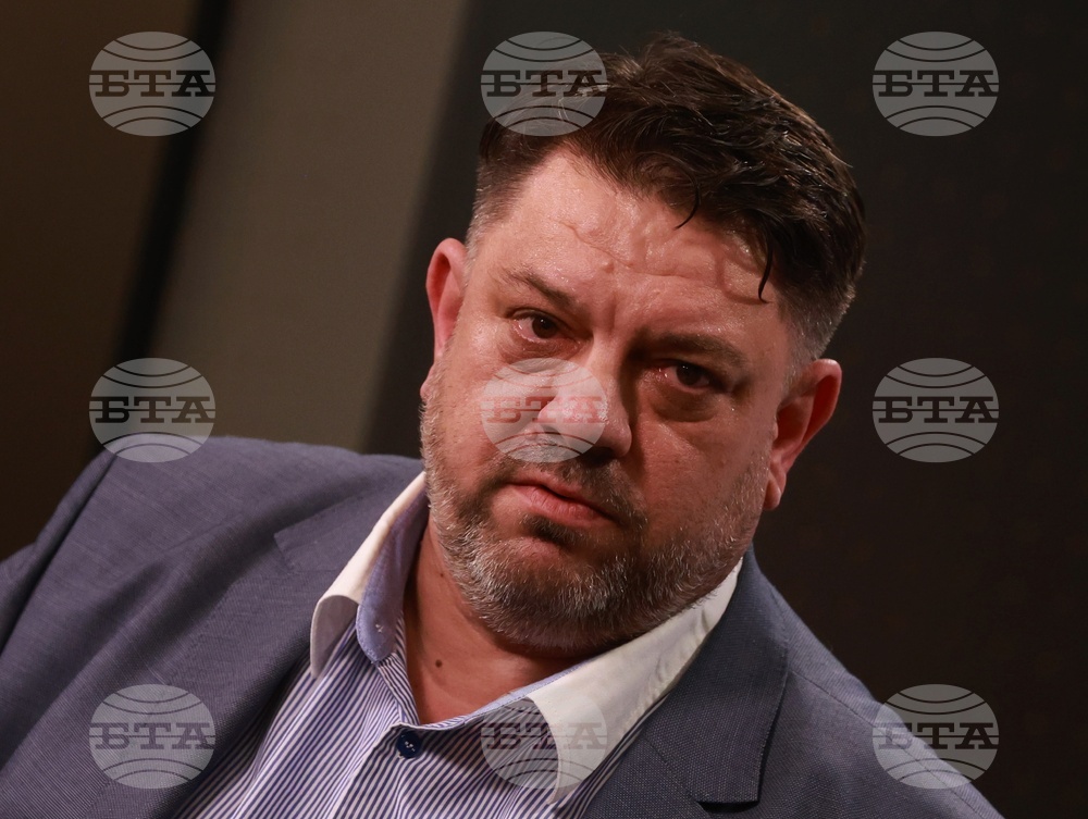 Броят на младите роми със средно образование се е повишил значително, каза вицепремиерът Атанас Зафиров на Национална кръгла маса в София