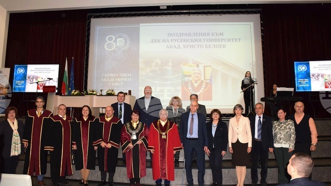 Академик Христо Белоев получи почетното звание „Доктор хонорис кауза“ на Русенския университет