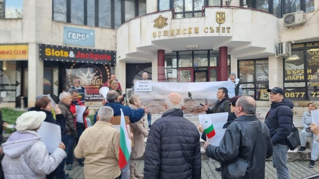 Жители на Силистра протестираха срещу изграждането на ветрогенераторен парк в региона