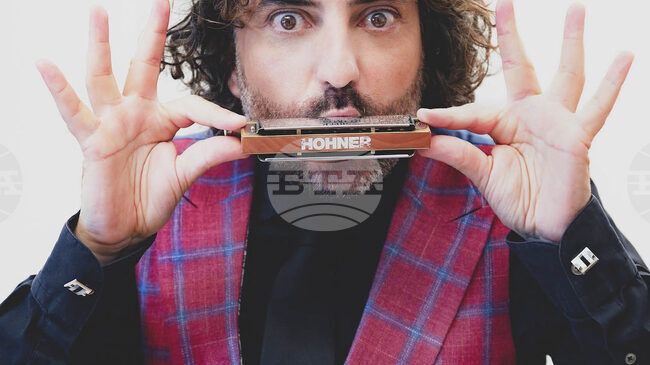 Носителят на Латино Грами Антонио Серано гостува в София