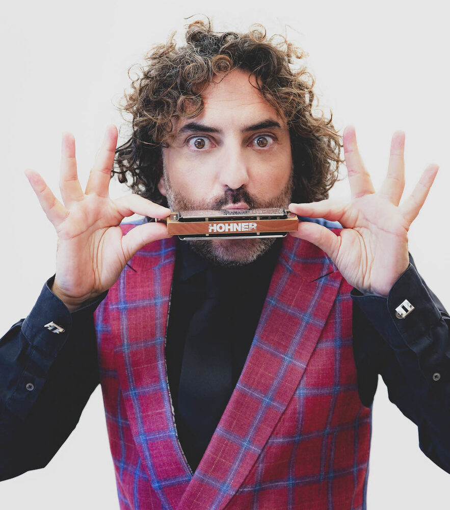 Носителят на Латино Грами Антонио Серано гостува в София