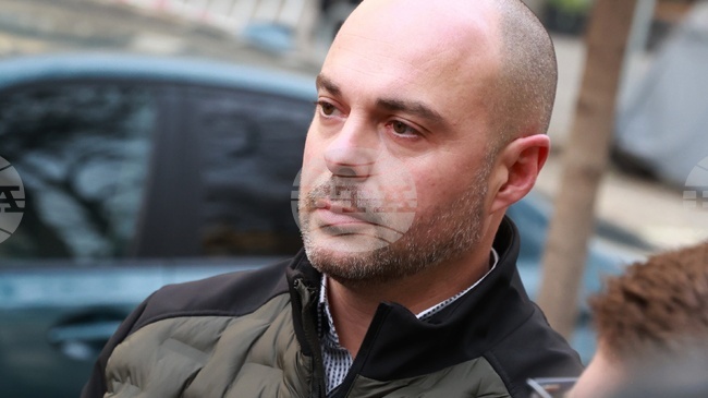 Щетите от повредените контейнери и антипаркинг колчета от вандалските прояви снощи са над 80 000 лв., съобщи директорът на Столичния инспекторат