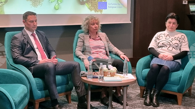 Икономическият университет във Варна разработи нова образователна платформа за учители и обучители