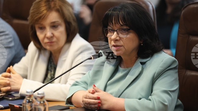 Управляващите търсят начин да компенсират близо 1,5 млрд. евро след отпадането на редица мерки от проекта на бюджет за 2026 година