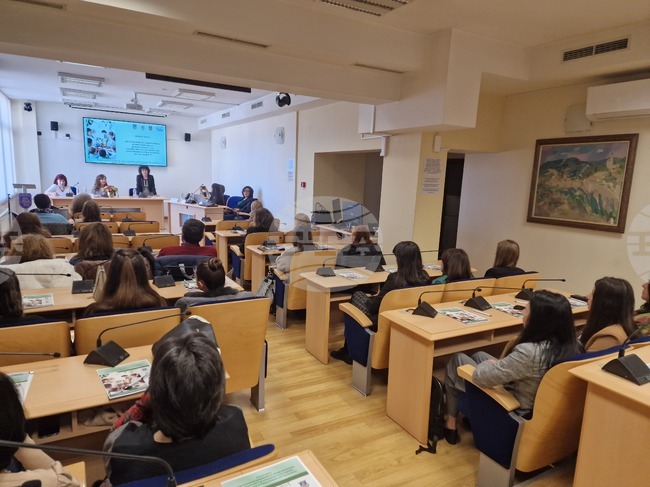 Грижите, необходими в най-ранна детска възраст, бяха обсъдени на кръгла маса във Велико Търново