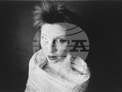 „Повече от една снимка“ представя историята на българската фотография през ХХ век в Софийската градска художествена галерия. Снимка: СГХГ