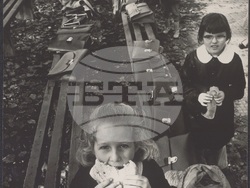 „Повече от една снимка“ представя историята на българската фотография през ХХ век в Софийската градска художествена галерия. Снимка: СГХГ