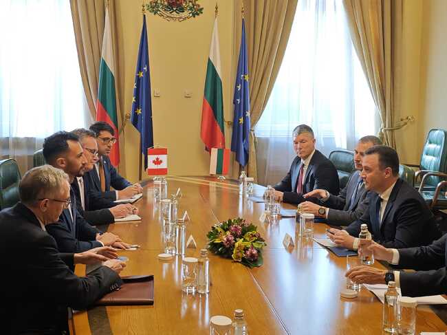 МЕ: България подписа стратегически важен договор за новите ядрени мощности на АЕЦ „Козлодуй“