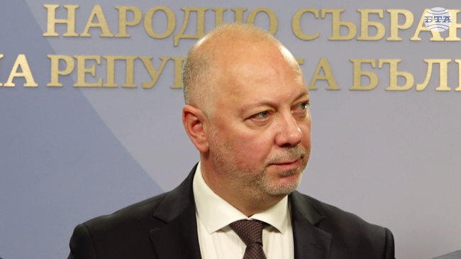 Вчерашните протести имат социален и човешки характер, израз са на търсенето на повече права, демокрация и справедливост, каза Росен Желязков