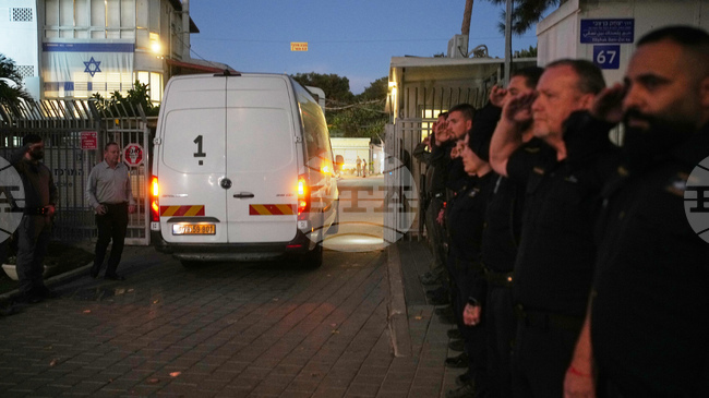 Израел твърди, че тленните останки, върнати от Газа, не са заложници 