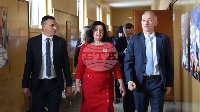 Министърът на образованието Красимир Вълчев откри СТЕМ център в гимназията в Якоруда