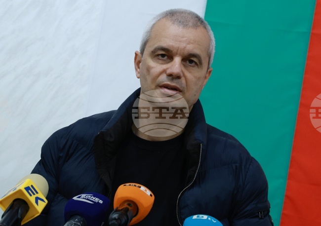 Протестите трябва да продължат, докато коалиция „Наглите“ не подаде оставка, каза лидерът на „Възраждане“ Костадин Костадинов