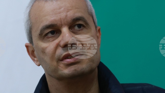 Vazrazhdane Leader Calls for Protests to Continue Until Cabinet Resigns