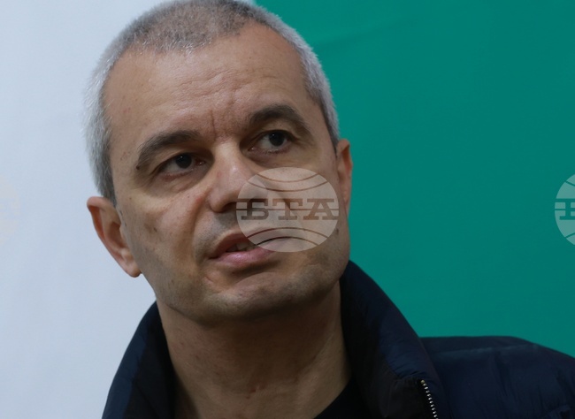 Vazrazhdane Leader Calls for Protests to Continue Until Cabinet Resigns