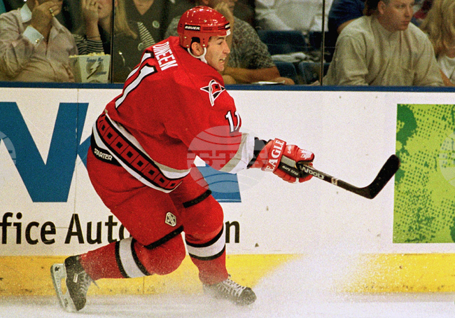 Бившият играч и треньор от НХЛ Кевин Динийн е диагностициран с рак на панкреаса