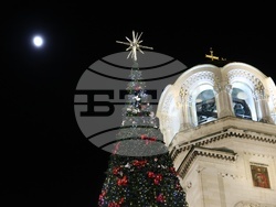 Коледна елха - светлини - запалване