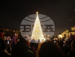 Коледна елха - светлини - запалване