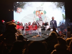 Коледна елха - светлини - запалване