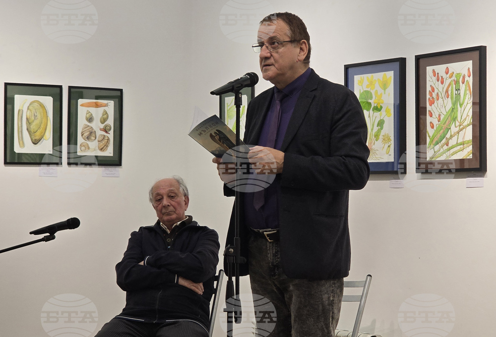 Боян Ангелов пленява с българското песенно слово и оригинален поетически поглед, каза Петър Андасаров при представяне на стихосбирката "Мълком"