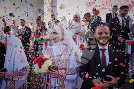 APTOPIX Gaza Mass Wedding