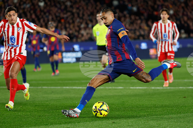 "Рафиня е невероятен играч, нямам обяснение защо не спечели „Златната топка“, заяви Диего Симеоне след поражението от Барселона