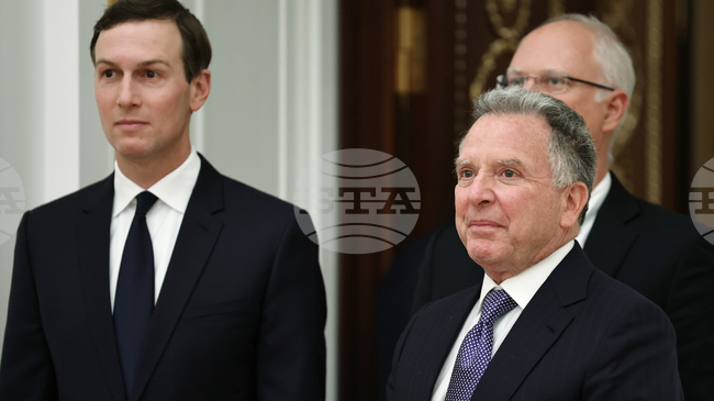 Представители на САЩ и Русия ще разговарят този уикенд за евентуално споразумение за прекратяване на войната в Украйна, съобщи "Политико"