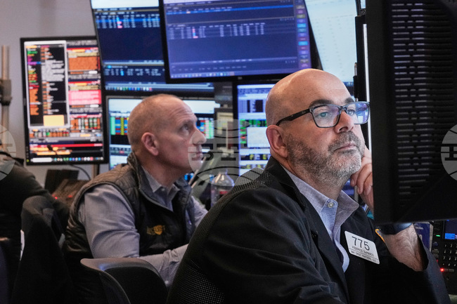 Разнопосочно начало на Уолстрийт преди решението за лихвите на УФР