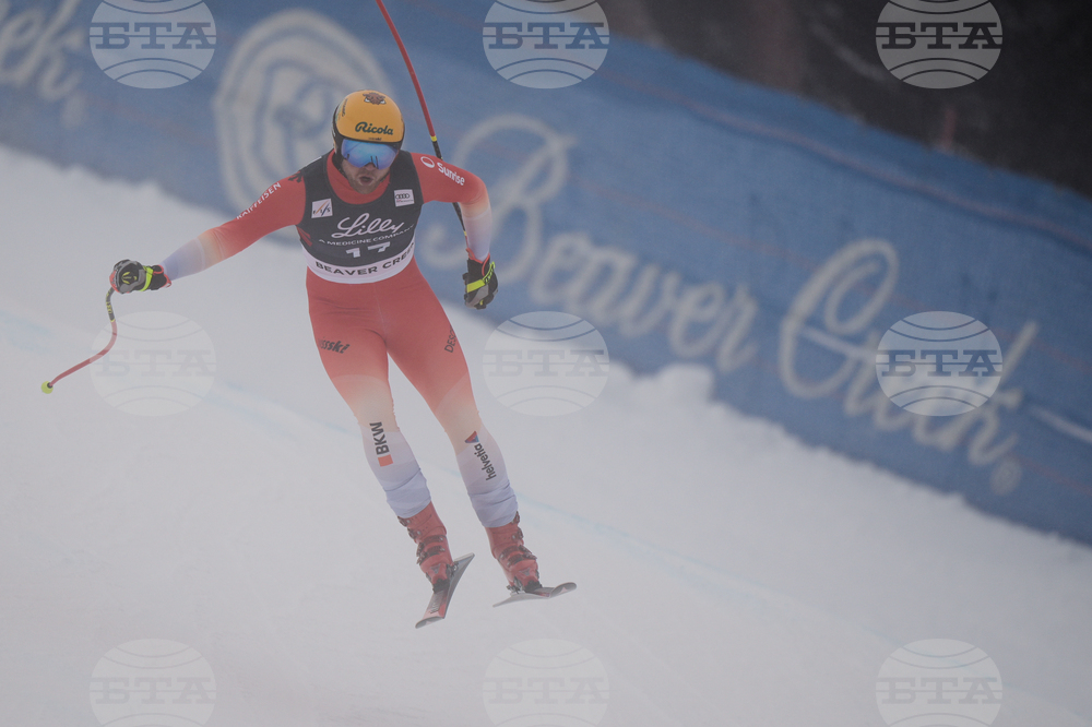 Швейцарският състезател по ски алпийски дисциплини Нилс Хинтерман се завръща на пистата, след като се излекува от онкологично заболяване