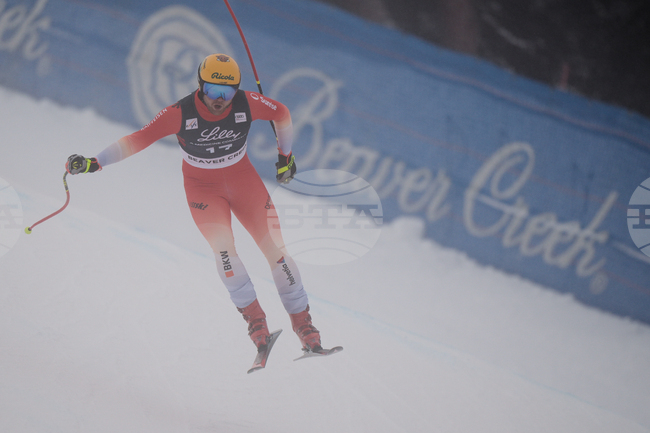 Швейцарският състезател по ски алпийски дисциплини Нилс Хинтерман се завръща на пистата, след като се излекува от онкологично заболяване