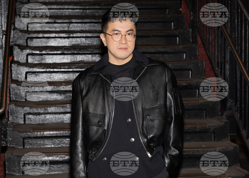 CHANEL 2025/26 Métiers d'art Fashion Show