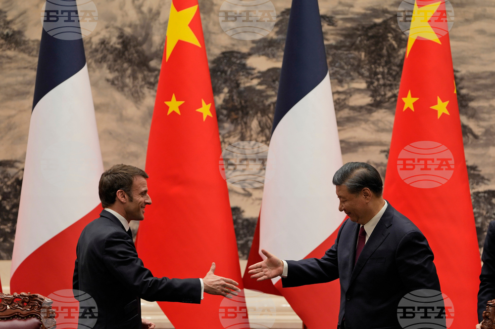 Макрон пристигна в Китай, за да обсъди със Си Цзинпин търговските връзки и войната в Украйна