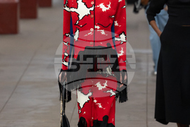 CHANEL 2025/26 Métiers d'art Fashion Show