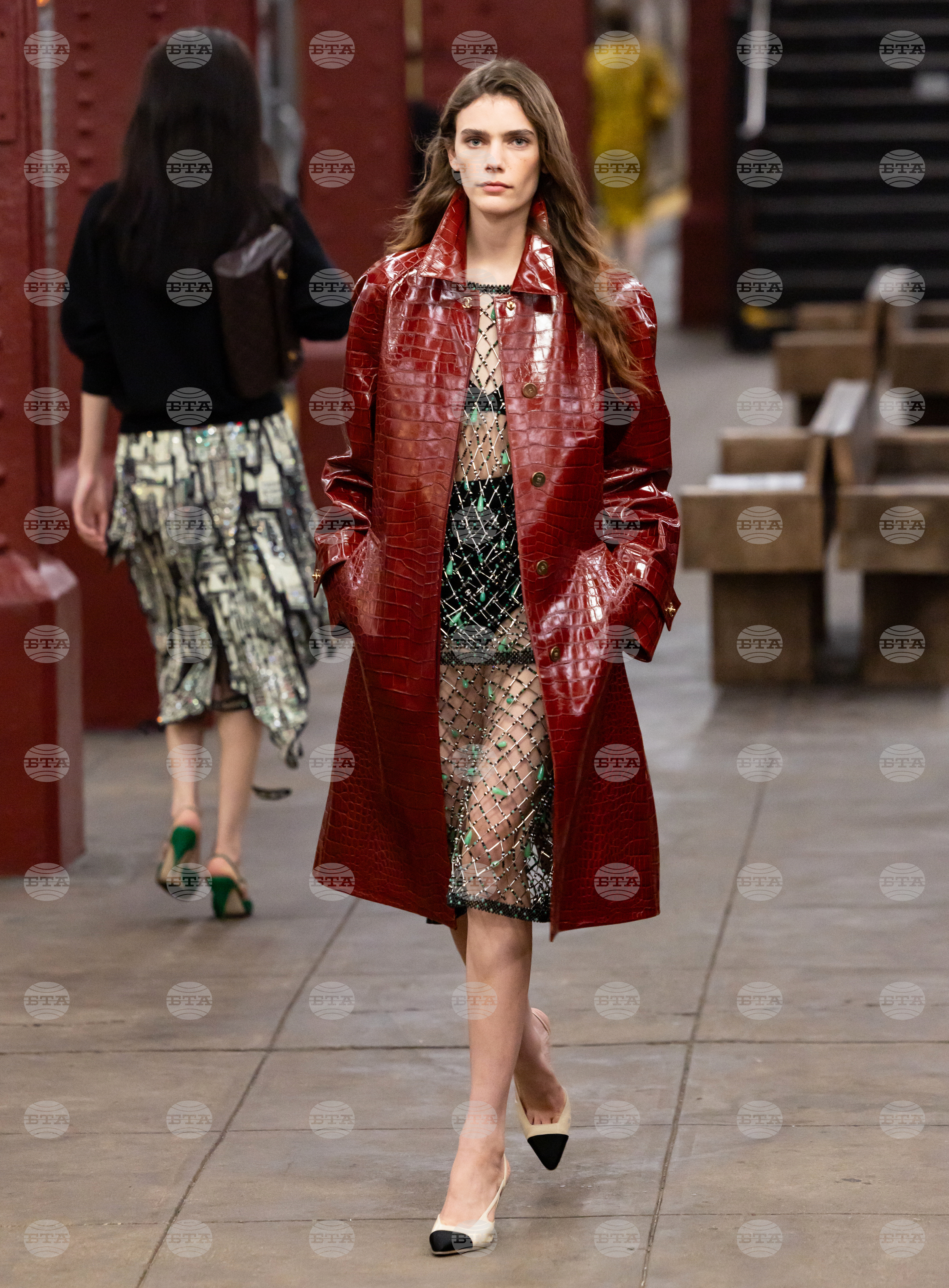 CHANEL 2025/26 Métiers d'art Fashion Show