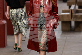 CHANEL 2025/26 Métiers d'art Fashion Show