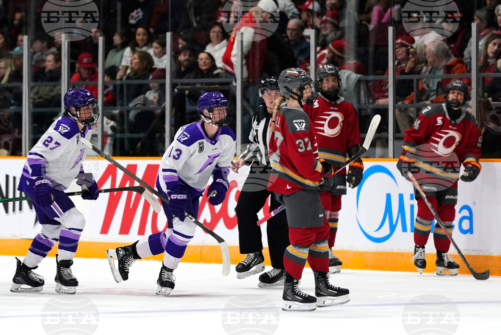 PWHL Frost Charger Hockey