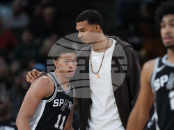 Grizzlies Spurs Basketball