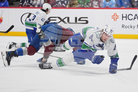 Canucks Avalanche Hockey
