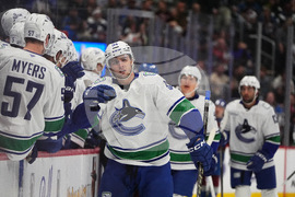 Canucks Avalanche Hockey