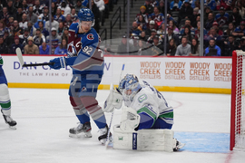 Canucks Avalanche Hockey