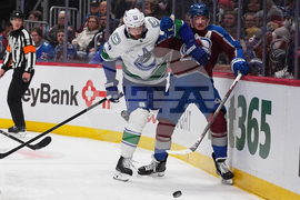 Canucks Avalanche Hockey