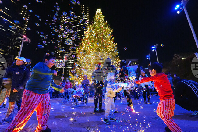 APTOPIX Texas Daily Life Holiday Lights