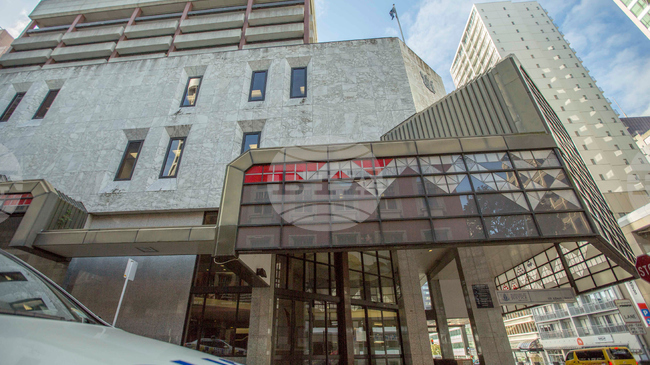 Полицията в Нова Зеландия чака доказателства, след като арестува мъж, погълнал скъп медальон тип „яйце на Фаберже“