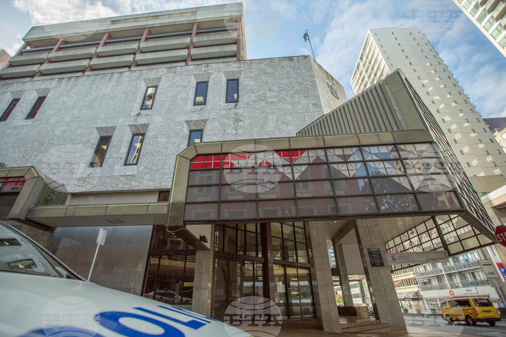 Полицията в Нова Зеландия чака доказателства, след като арестува мъж, погълнал скъп медальон тип „яйце на Фаберже“