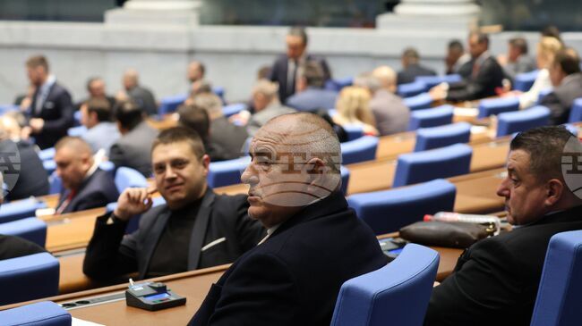 Народното събрание дебатира по искането на Румен Радев за референдум за въвеждане на еврото от 1 януари догодина