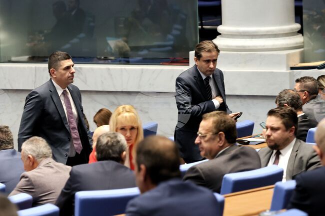 Единодушно парламентът даде съгласие да бъдат оттеглени проектобюджетите на държавата, НЗОК и ДОО за 2026 г.