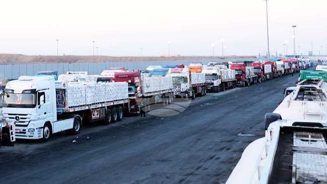 МЕНА: Деветдесет и осмият конвой с хуманитарна помощ от Египет за Газа се насочва към пропускателния пункт "Керем Шалом"