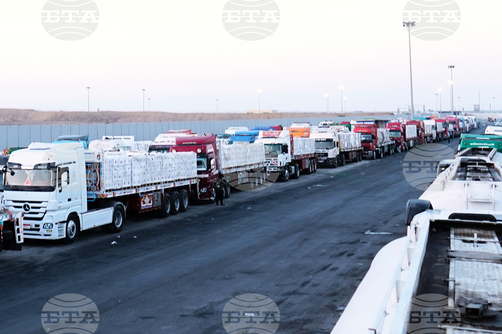 МЕНА: Деветдесет и осмият конвой с хуманитарна помощ от Египет за Газа се насочва към пропускателния пункт "Керем Шалом"