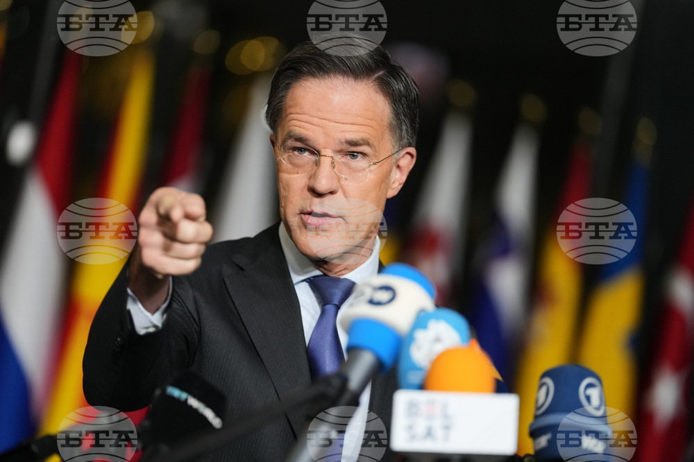 Генералният секретар на НАТО очаква от страните членки да отделят милиарди долари за американски оръжия