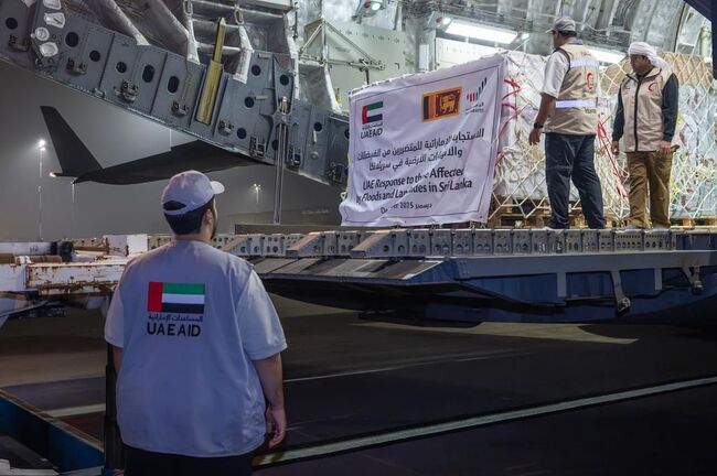 УАМ: ОАЕ изпрати спасителни екипи и над 20 тона хуманитарна помощ за пострадалите от наводненията в Шри Ланка 