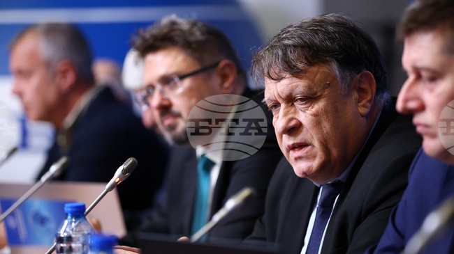 Инициативата „14 века България в Европа“ трябва да намери ключ към душите на младите хора, каза ректорът на Софийския университет проф. Георги Вълчев